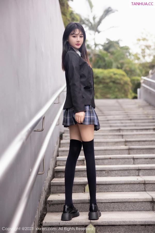   [XiuRen]高清写真图 2023.04.28 No.6662 幼幼 制服美腿第2张图片